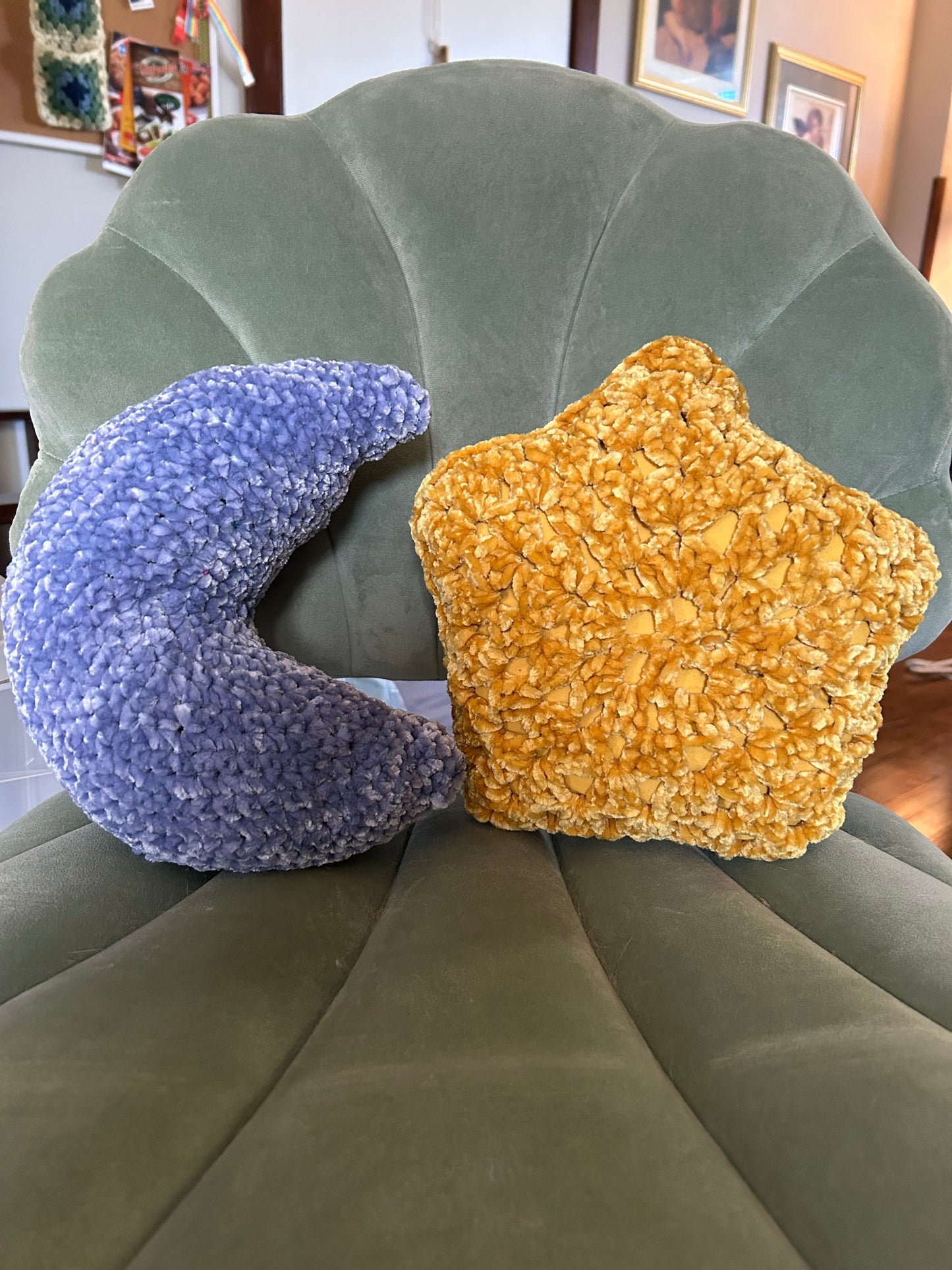 Star and Moon Throw Pillow Set