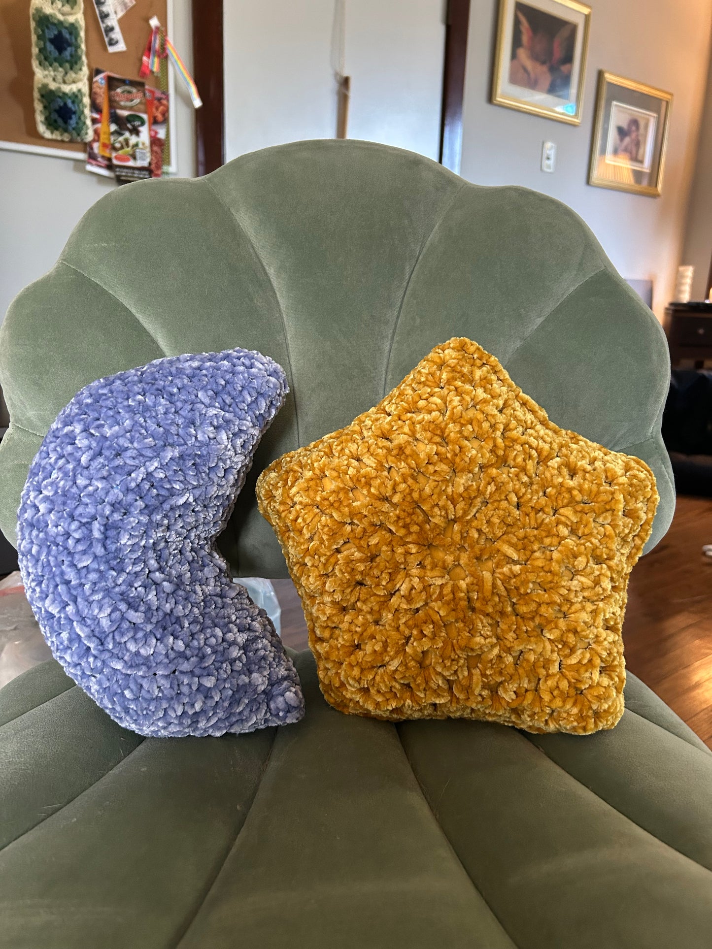 Star and Moon Throw Pillow Set